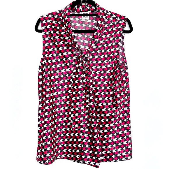 EUC Anne Klein Elegant Geometric Red White and Black Sleeveless Top - Picture 1 of 3